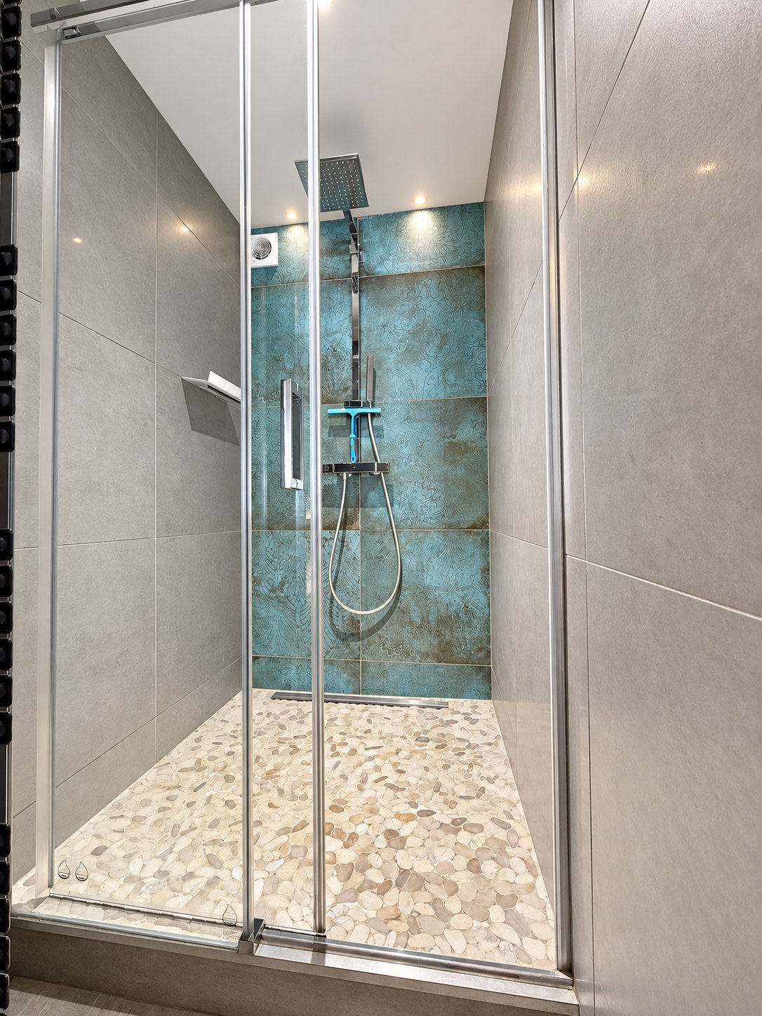 Cap in Love C79 — shower
