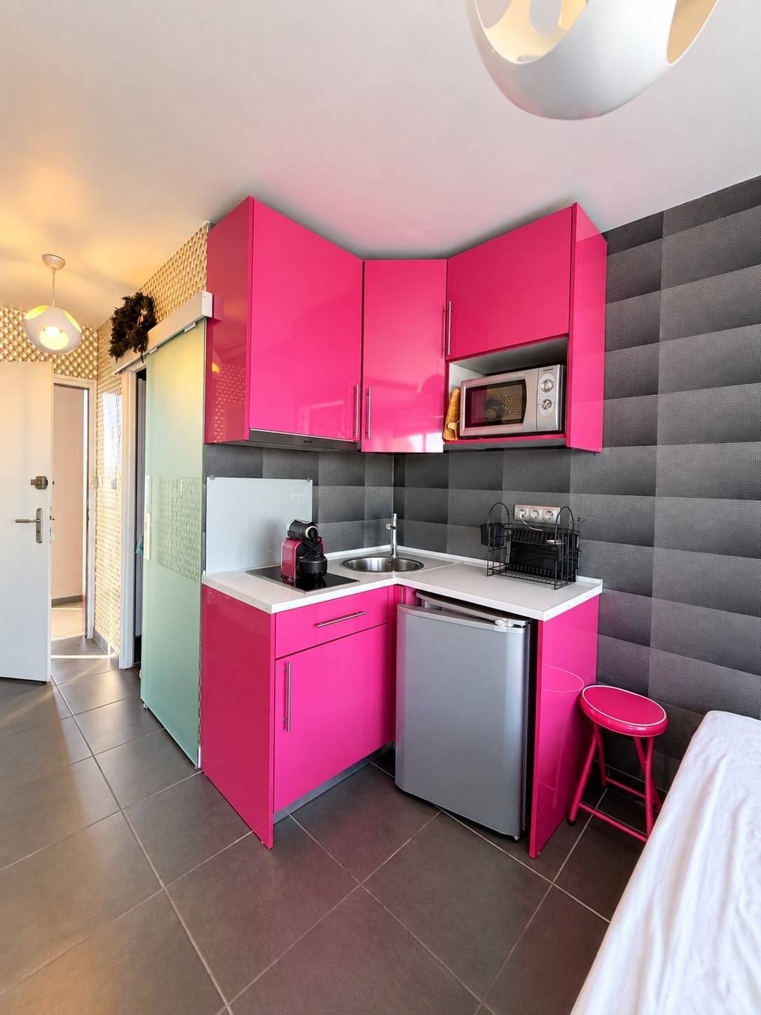 Cocoon F97 — kitchen