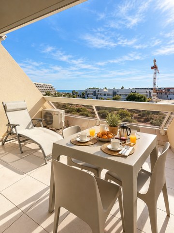Dream K206 — La terrasse et la vue sur la mer